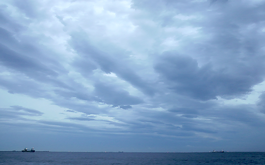 強風の空