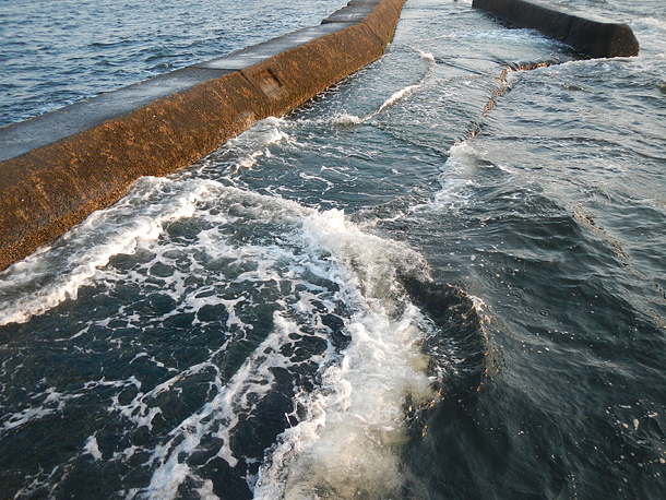 横浜沖堤白灯